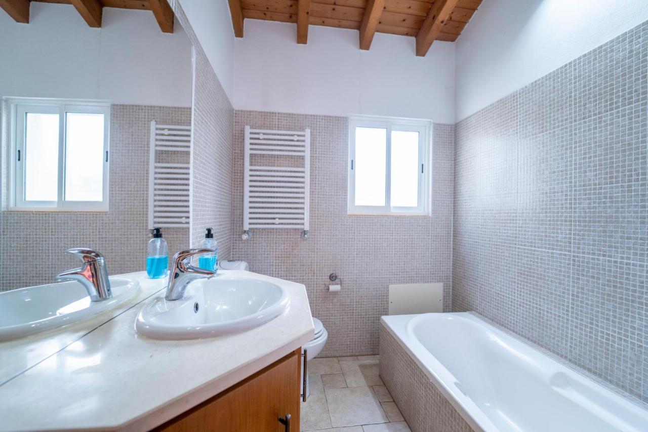 Casa Garrod - Spacious Family Villa Алжезур Екстериор снимка